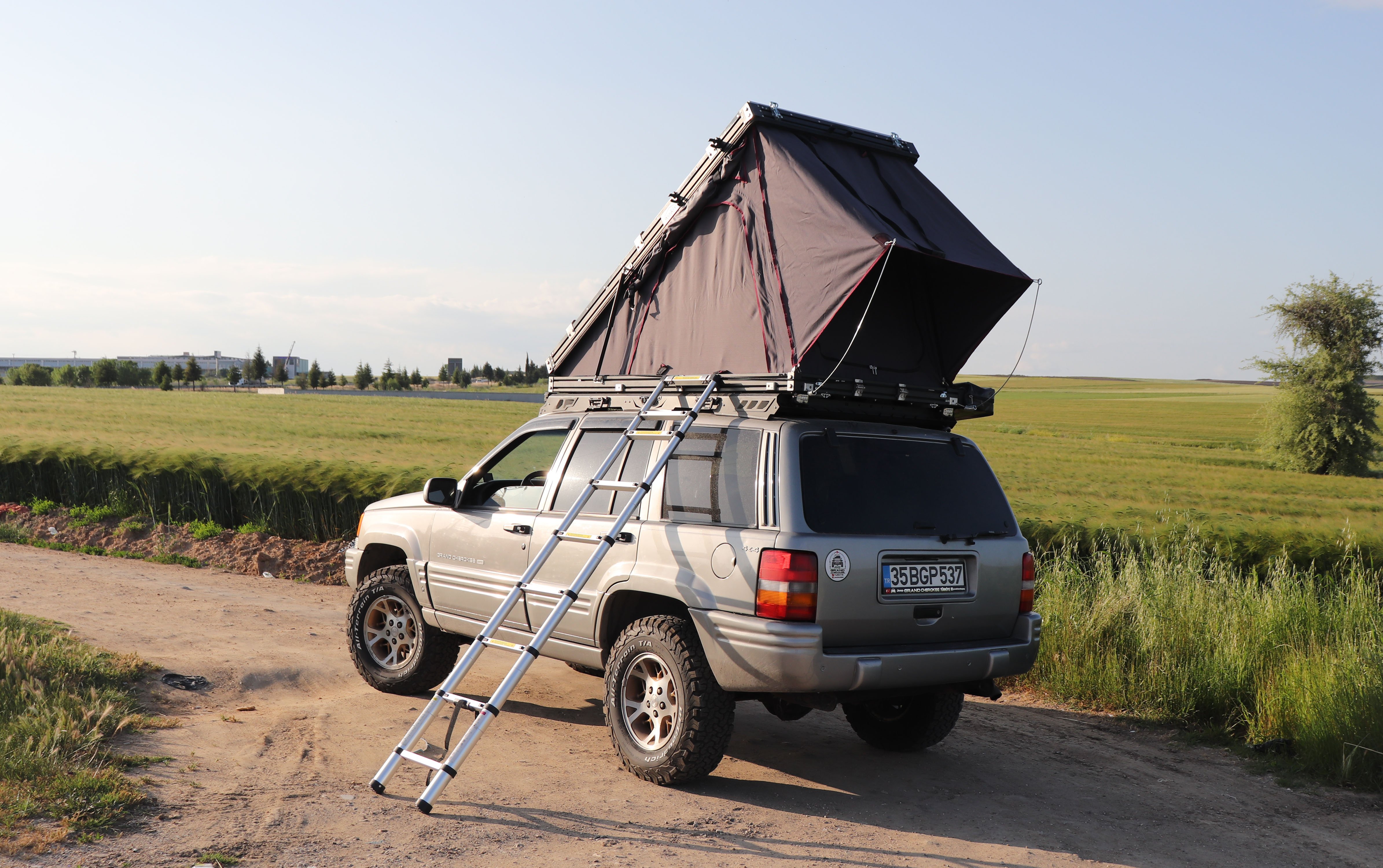 HARD SHELL TENTS